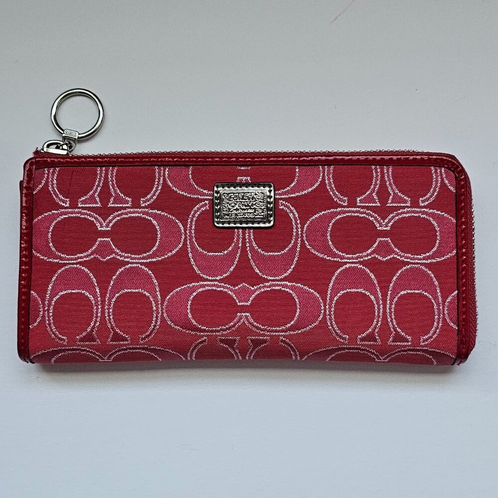 Coach Poppy Signature Wallet EUC!!🧁❤️